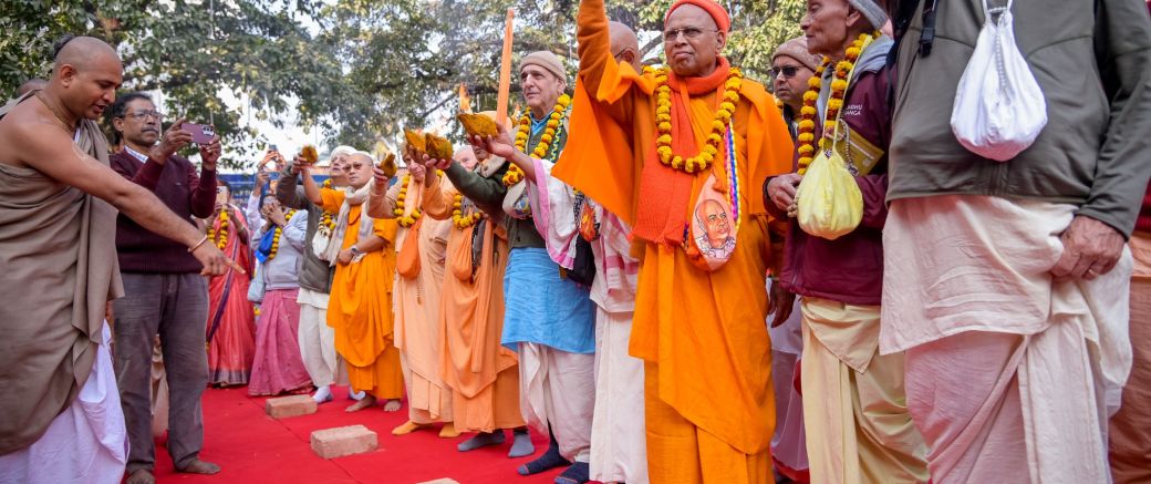 The Raising of the Garuḍa Flag – A Divine Proclamation